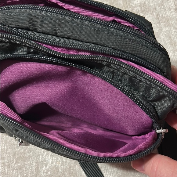 Baggallini Gray Messenger Bag with Durable Fabric and Compact Design - Picture 4 of 4